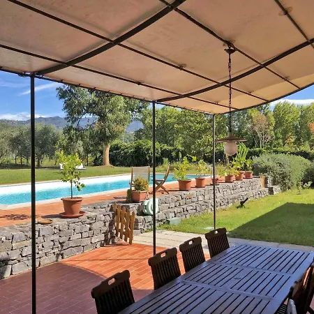 Villa Sleeps 12 With Pool And Wifi