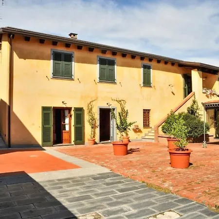 Villa Sleeps 12 With Pool And Wifi