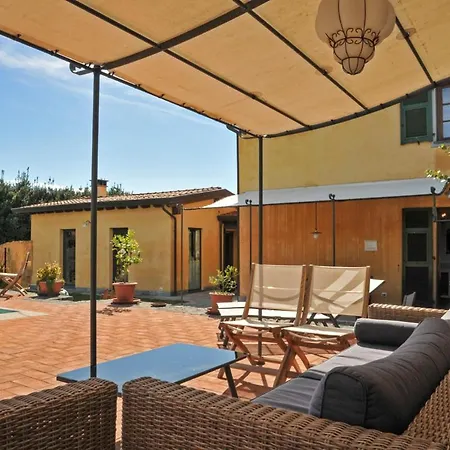 Sleeps 12 With Pool And Wifi Villa